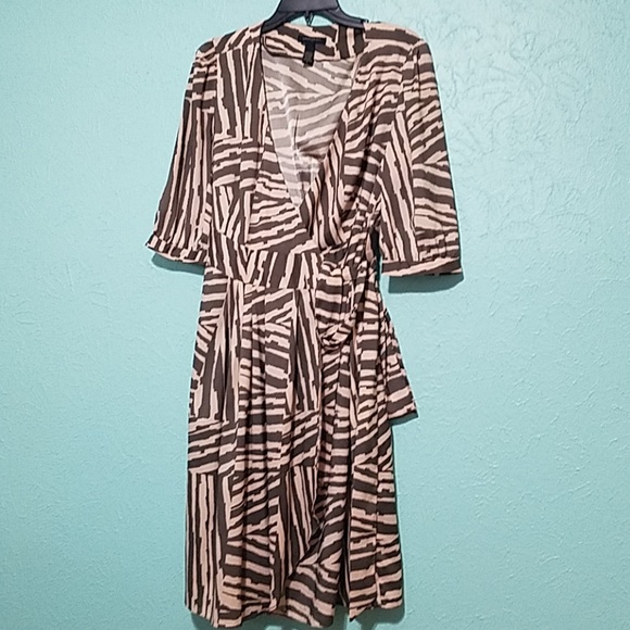 Banana Republic Dresses & Skirts - BR Banana republic wrap dress. Animal print inspir